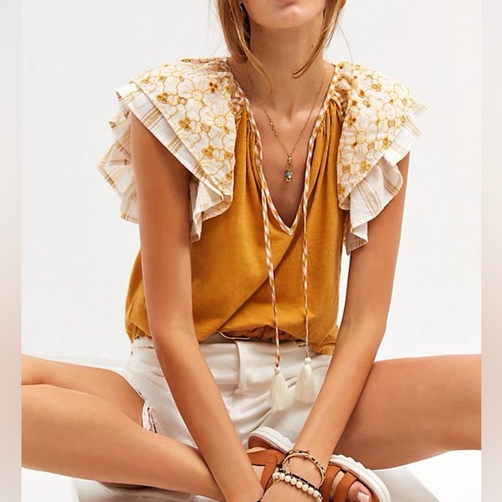 Anthropologie Porridge Clothing Flutter Sleeve Top Gold size Small